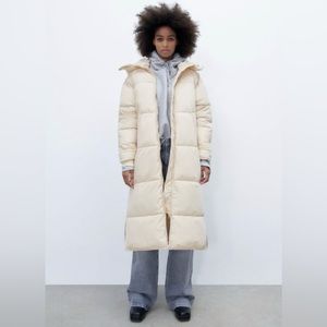 ZARA Women’s Extra Long Water Repellent Puffer Coat. Size M